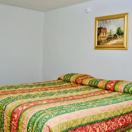 Red Carpet Motel By Ontario Exteriér fotografie